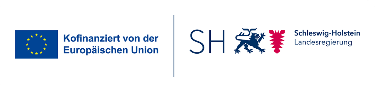 EU-Flagge mit Text „Kofinanziert von der Europäischen Union“ und Logo der Schleswig-Holstein Landesregierung.